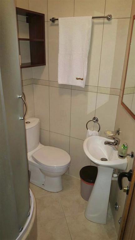Kula Boutique Hotel Bar Bilik gambar