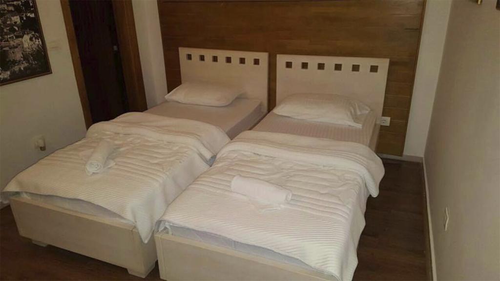 Kula Boutique Hotel Bar Bilik gambar
